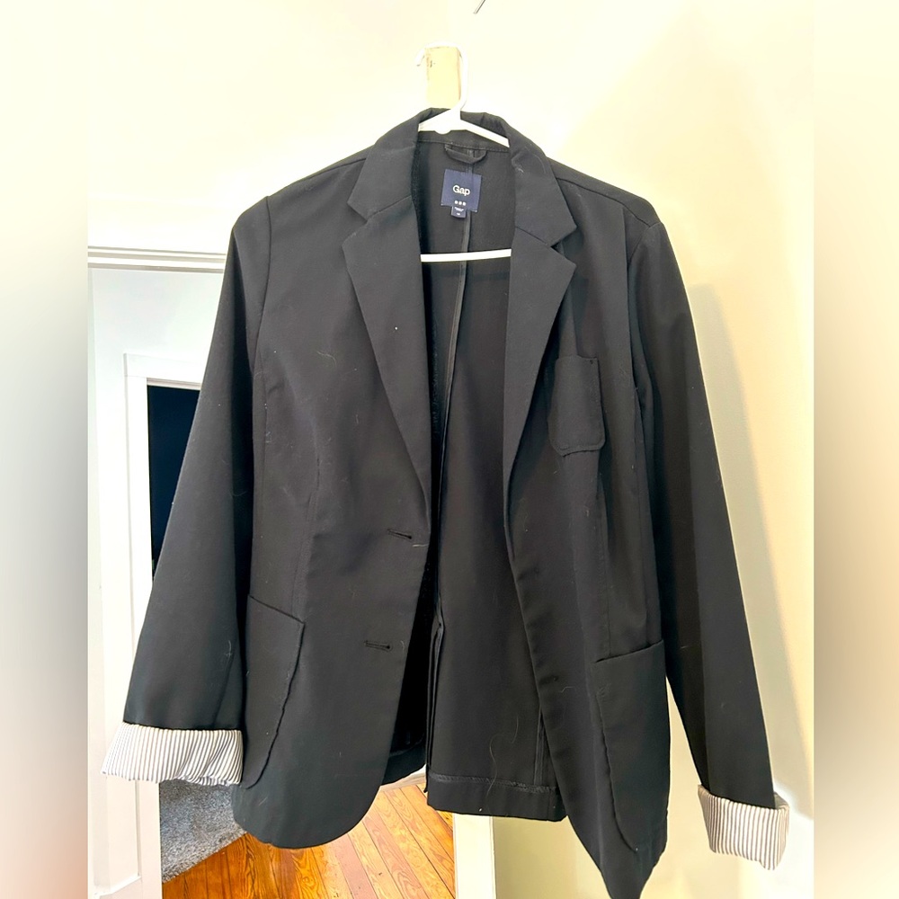 Classic navy Women's Blazer with pinstripe sleeve lining
